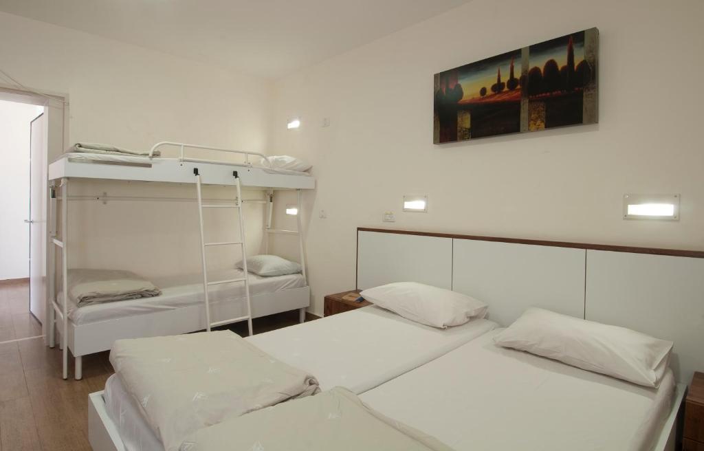 Hi - Maayan Harod Hostel Gid'ona Rum bild